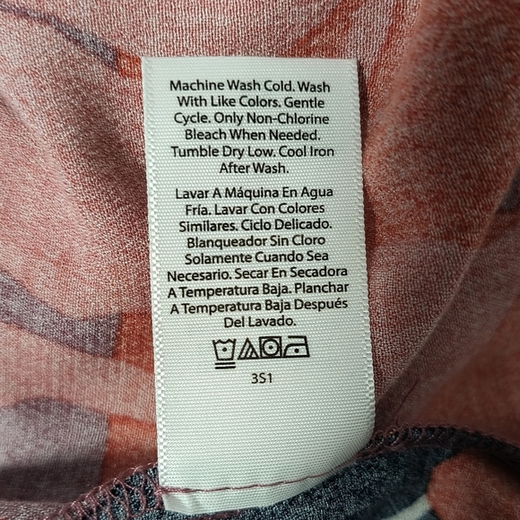 [5x$20] Oversized Floral Top - Size 2X - Picture 8 of 8